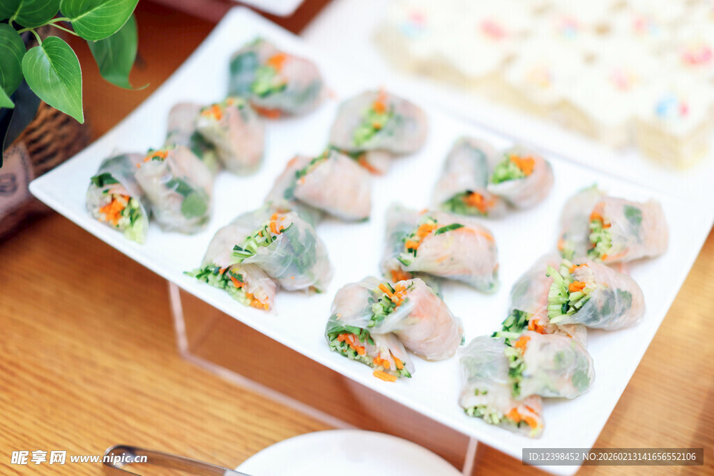 精致摆盘的美味特色饺子