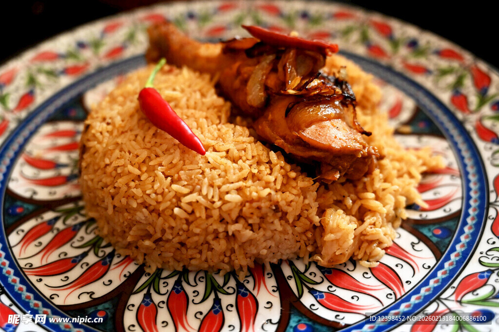 美味鸡肉炒饭摆盘精致