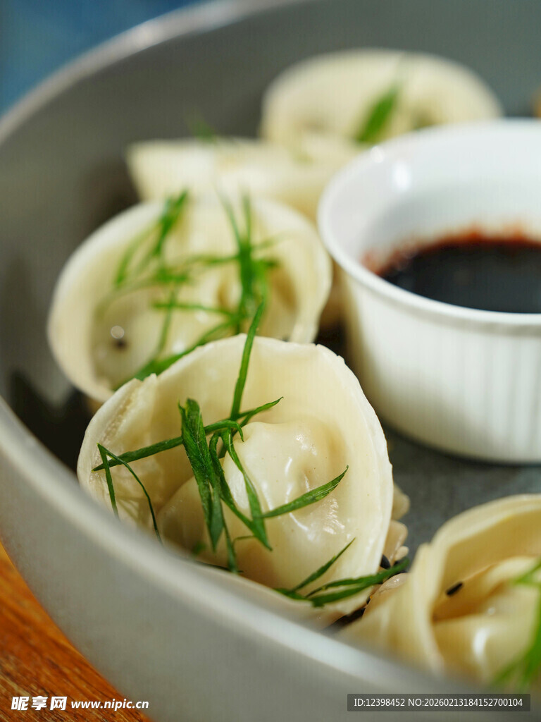 美味饺子配蘸料