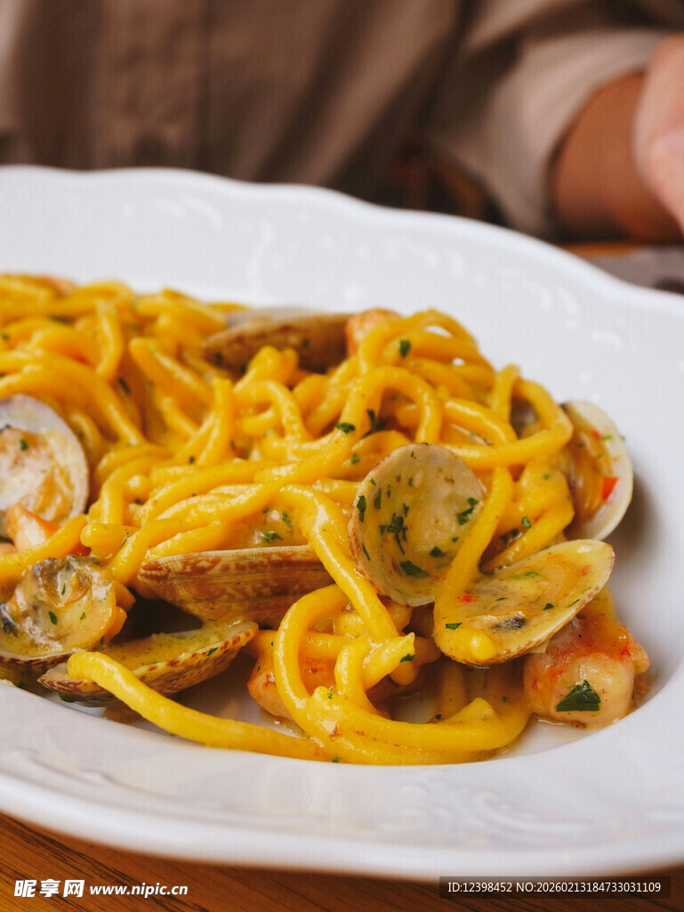 美味意面配香肠