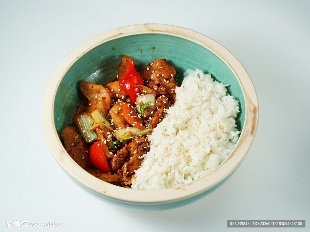 青椒炒肉盖浇饭