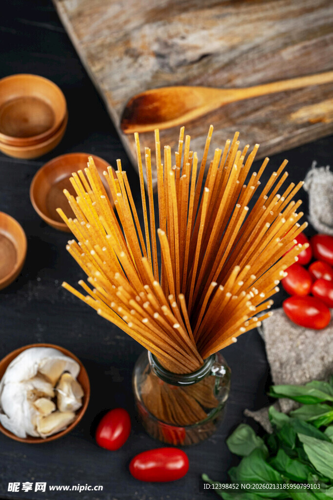 玻璃罐中的美味意大利面