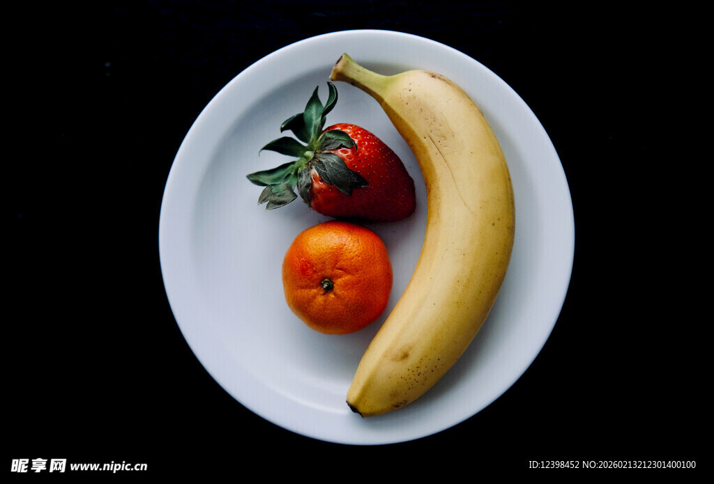 盘中新鲜水果组合