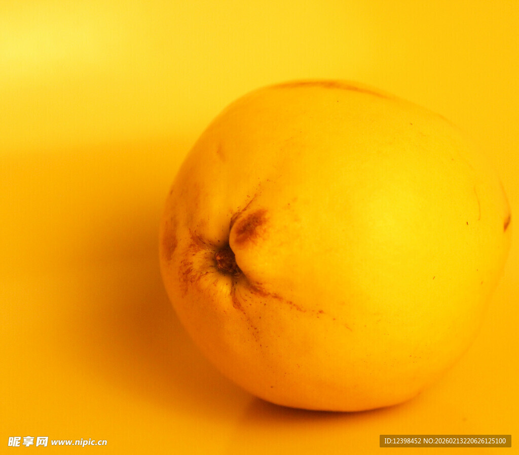 黄色圆润水果特写