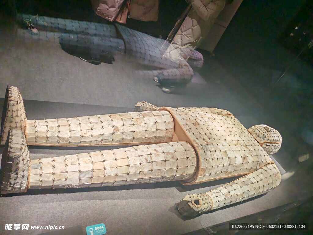 汉代金缕玉衣文物展示