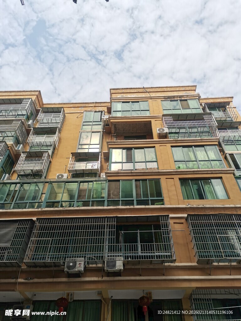 多层居民楼外观