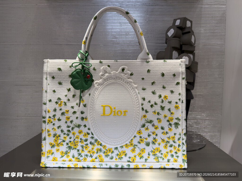 花卉图案手提袋