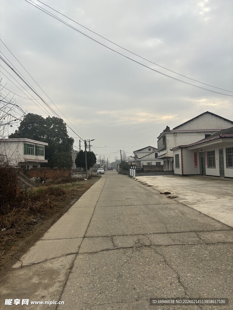 乡村寂静街道景象