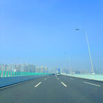 宽阔公路伸向远方