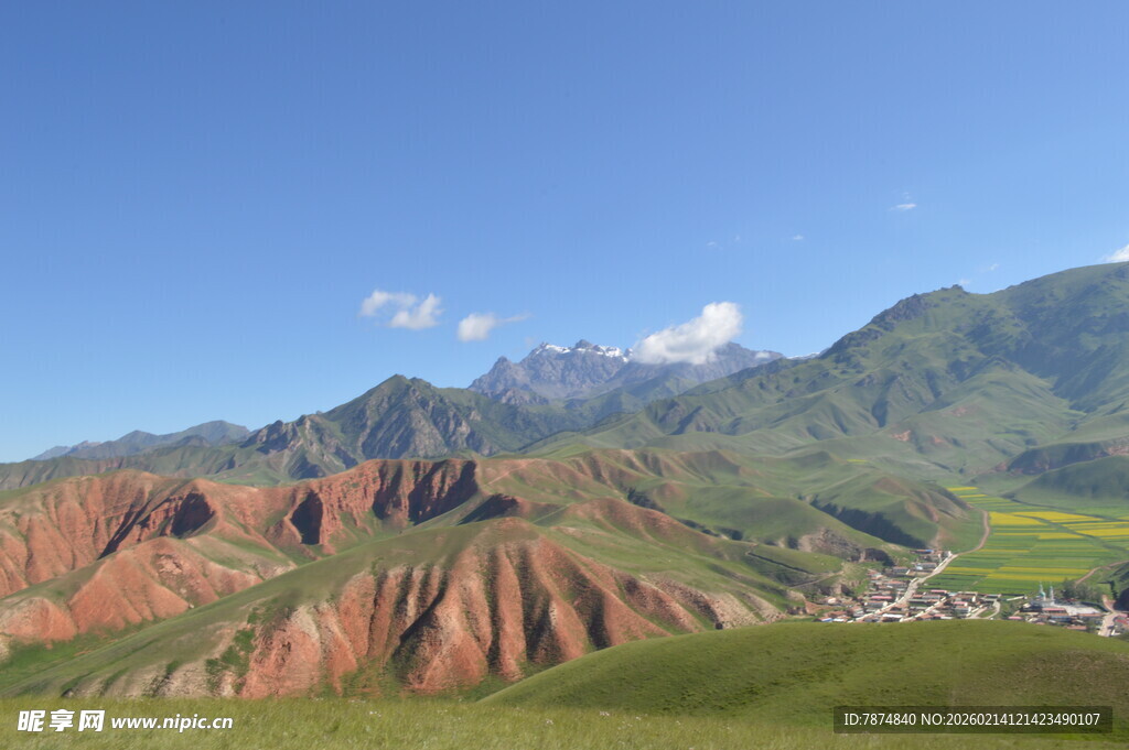 壮丽多彩的山峦景观