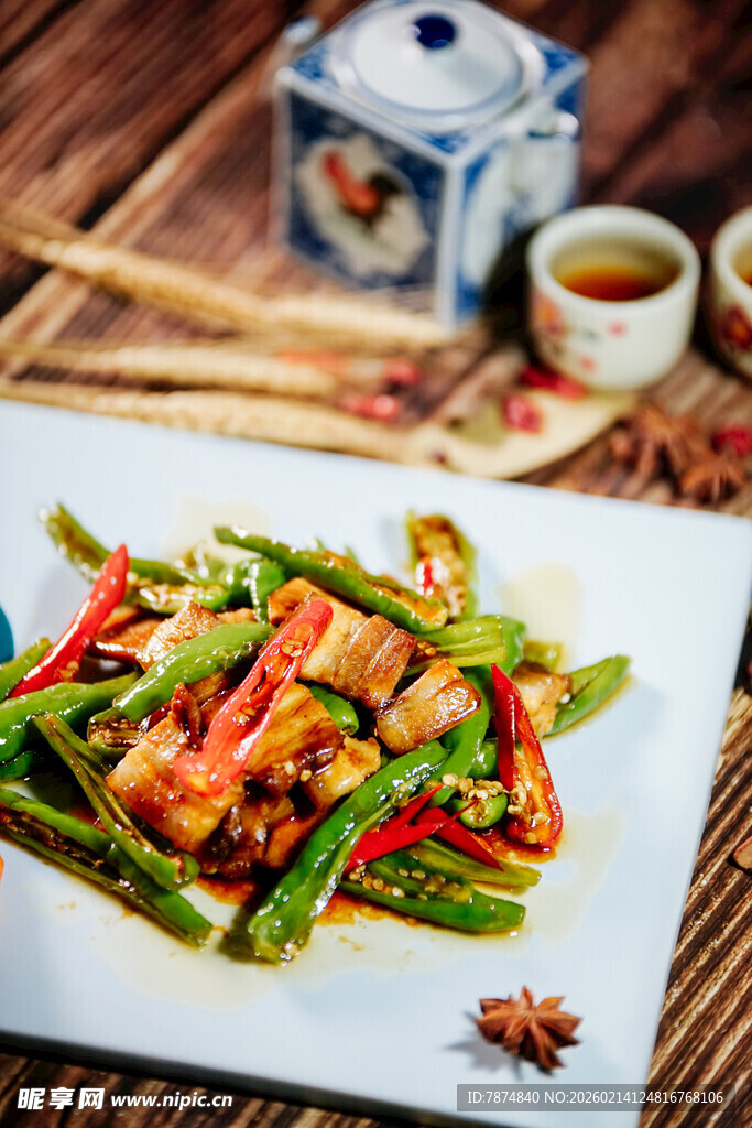 美味尖椒炒虾仁