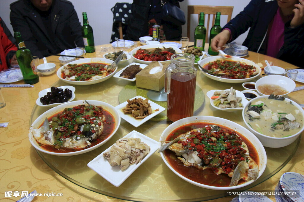 丰盛一桌家常菜