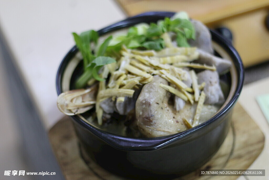 砂锅海鲜煲 鲜香诱人