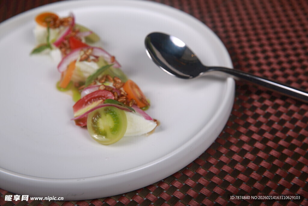 精致色彩缤纷蔬菜开胃菜