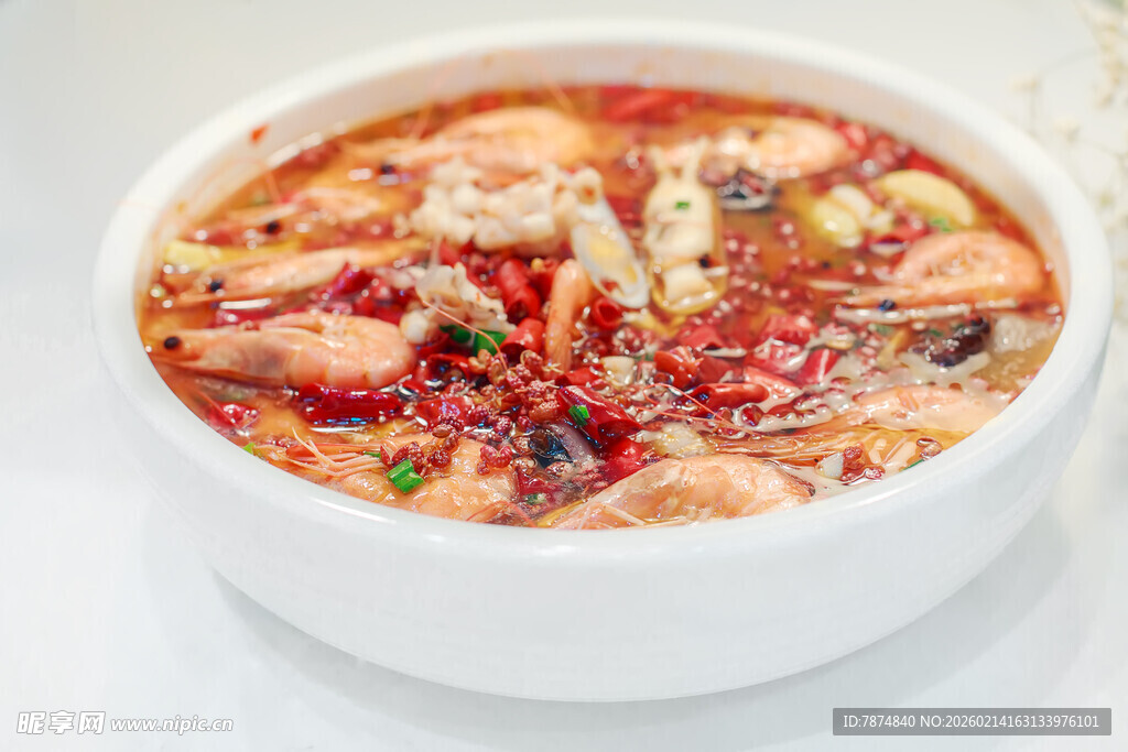 美味鲜虾红油汤面