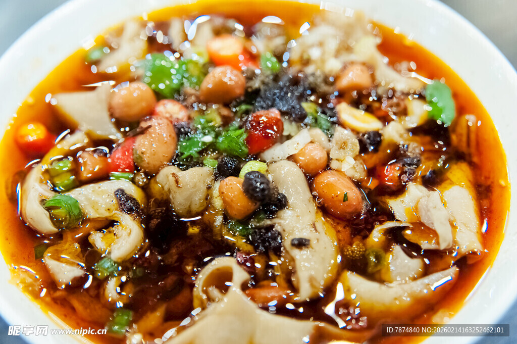 香辣美味的特色凉拌鸡丝面