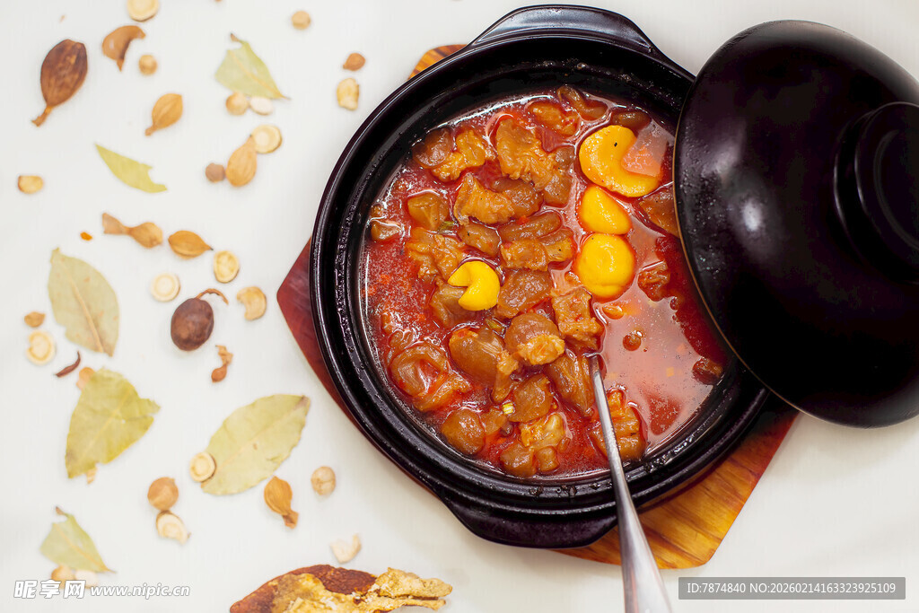 美味砂锅炖菜 香气四溢