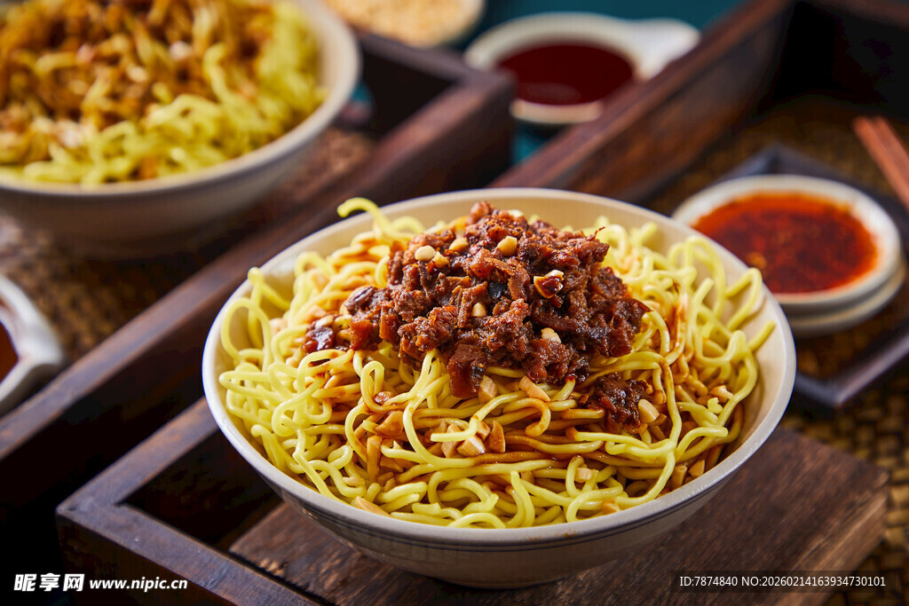 美味肉酱拌面 诱人主食