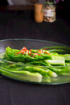 清炒芦笋摆盘精致诱人