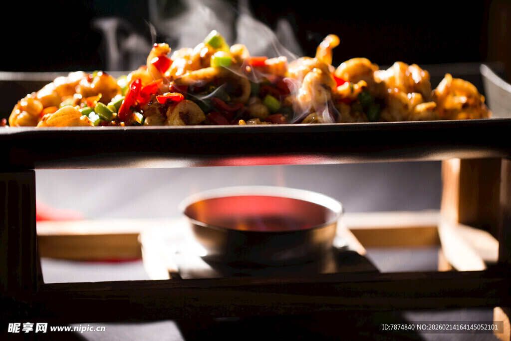 美味双层火锅菜品展示