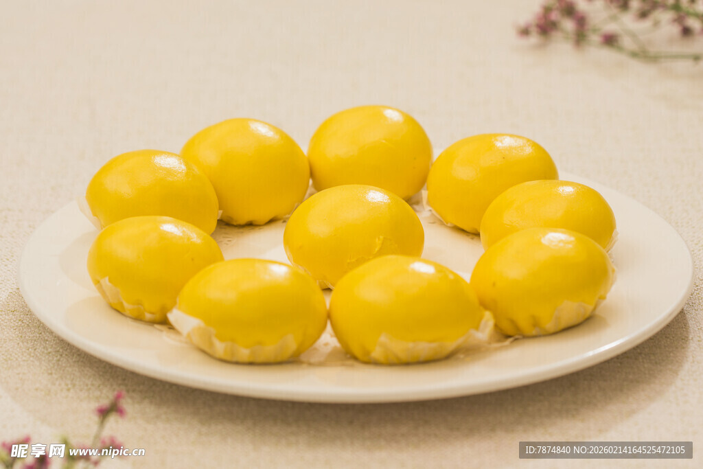 一盘美味黄团子