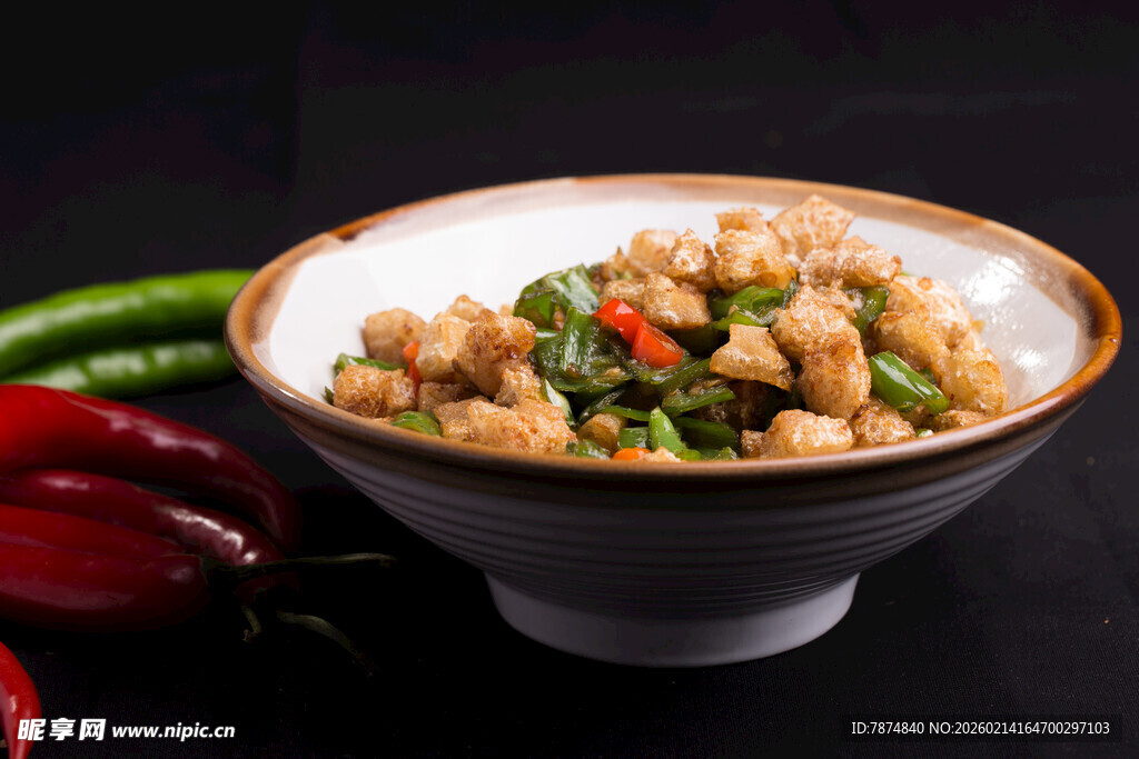 美味香辣炒鸡丁