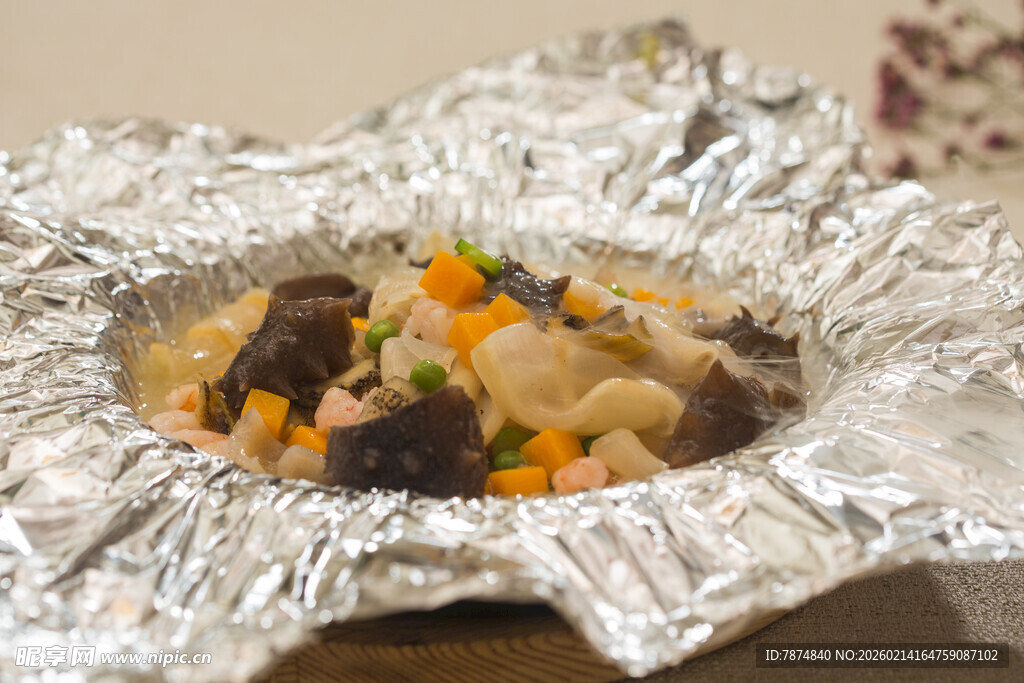 锡纸包裹的美味炖菜
