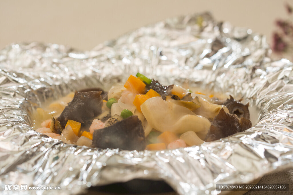 锡纸包裹的美味炖菜