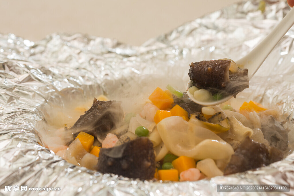 锡纸包裹的美味食材