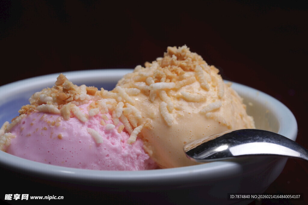 三色美味冰淇淋碗