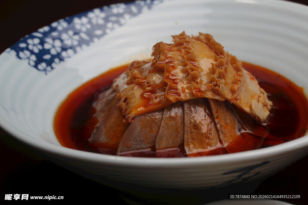 红油浇汁凉拌牛肉