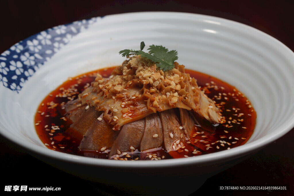 红油凉拌美味鸡肉