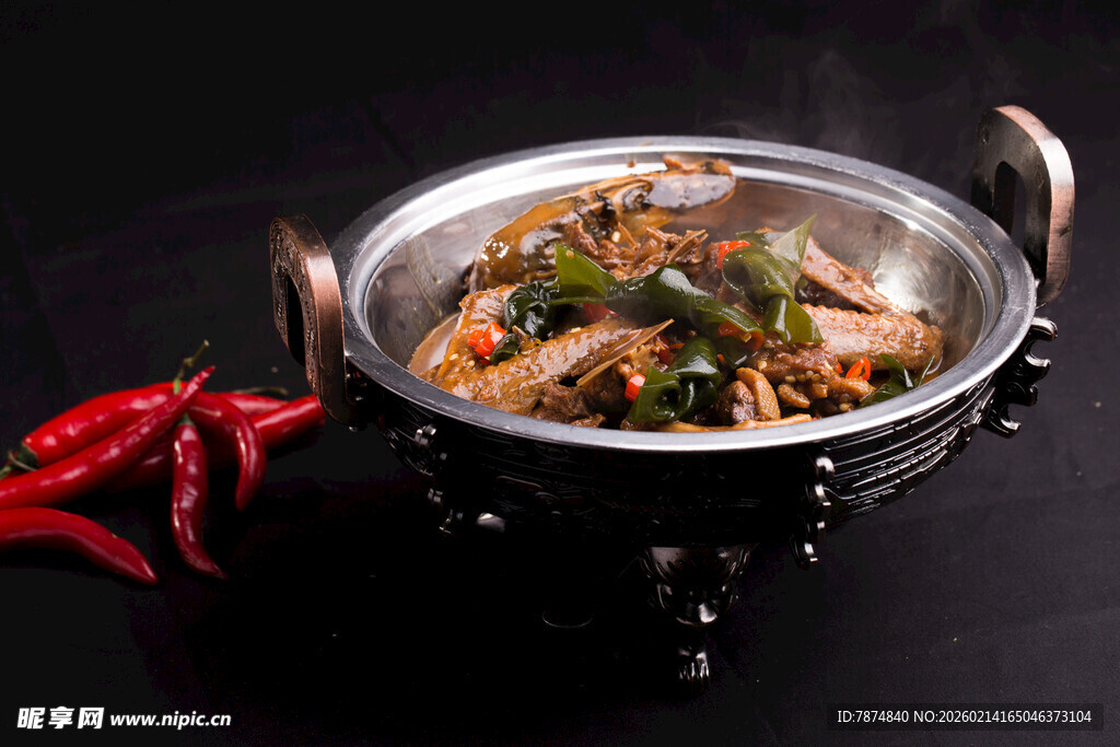 香辣干锅美食诱人呈现