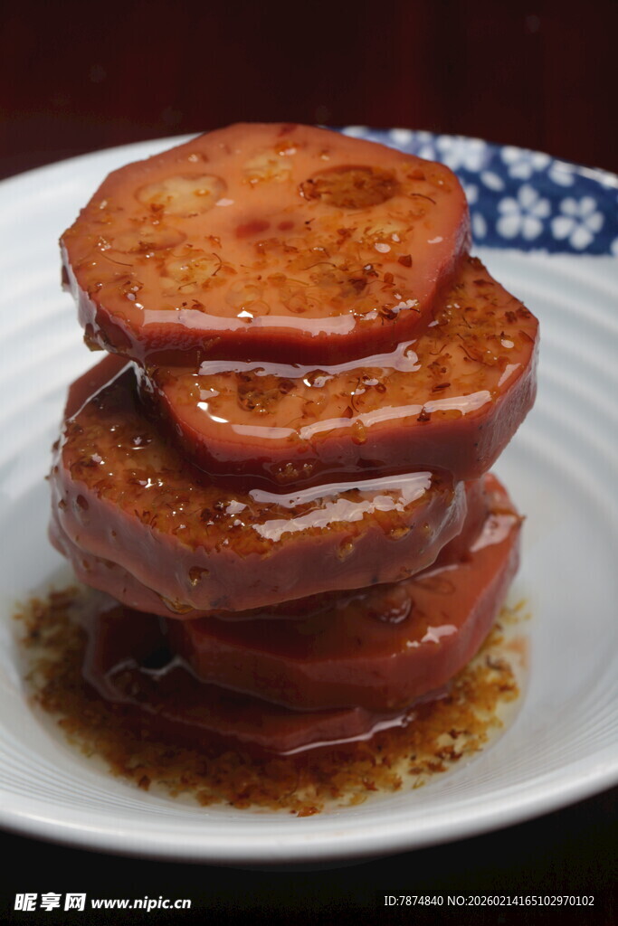 堆叠的香甜红糖粑粑