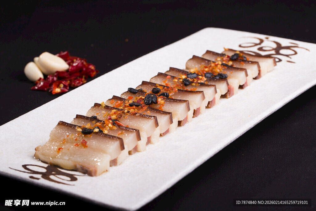 香煎鳕鱼配坚果碎