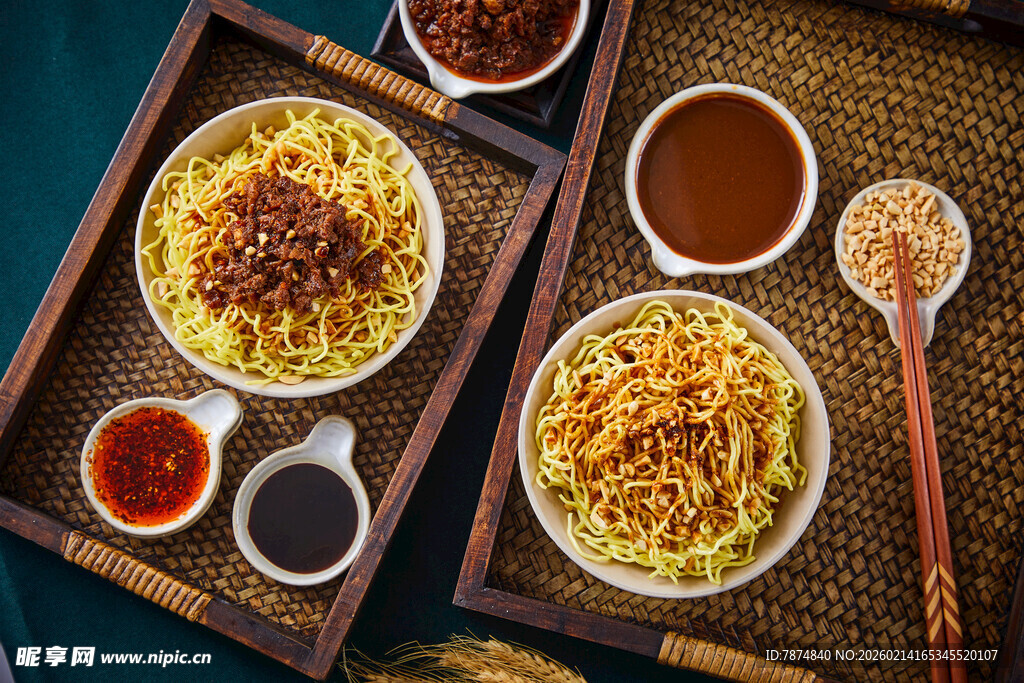 美味咖喱饭 多样调料相伴