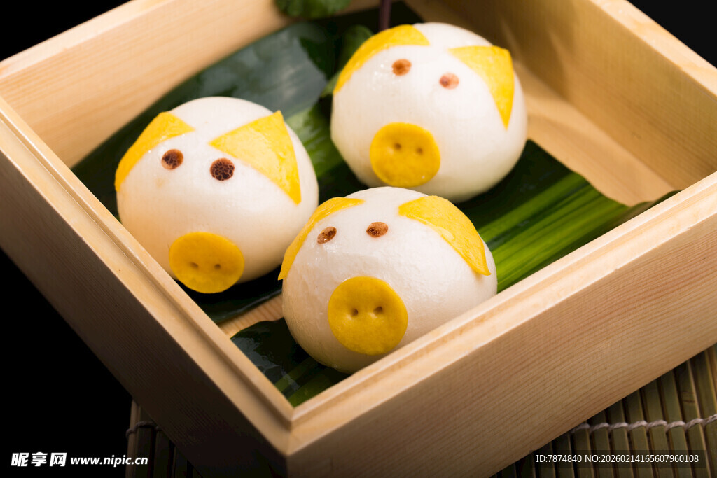 可爱小猪造型点心