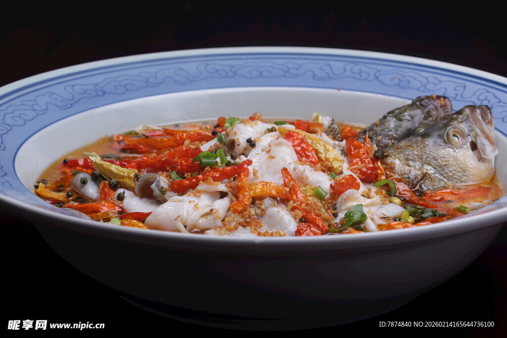 鲜香鱼汤 美味视觉盛宴