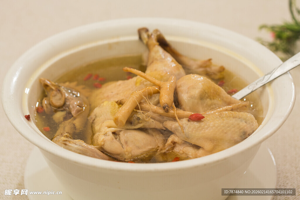 滋补鸡汤 营养美味