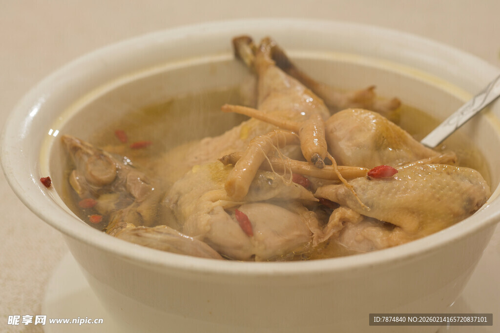 滋补鸡汤 营养美味