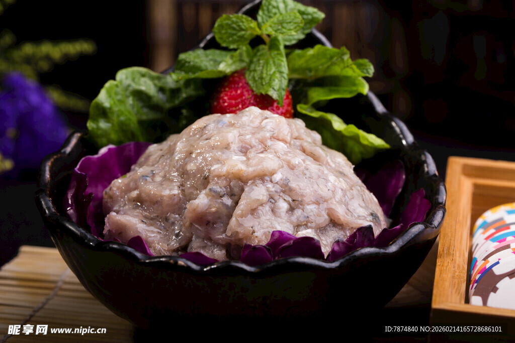 新鲜手打肉丸 食材丰富