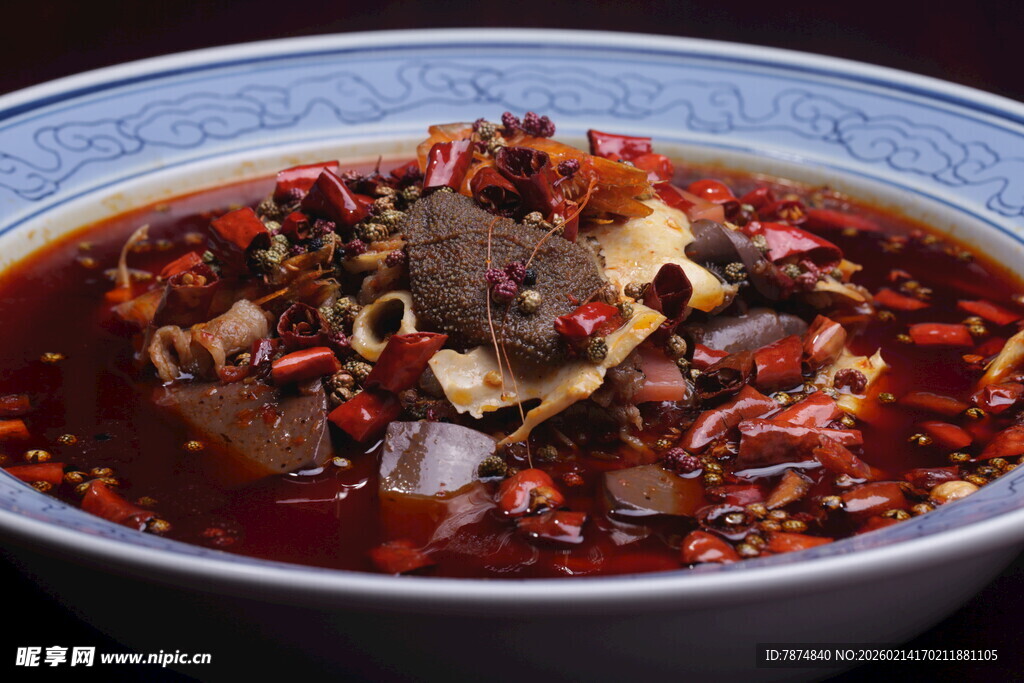 麻辣鲜香的美味毛血旺