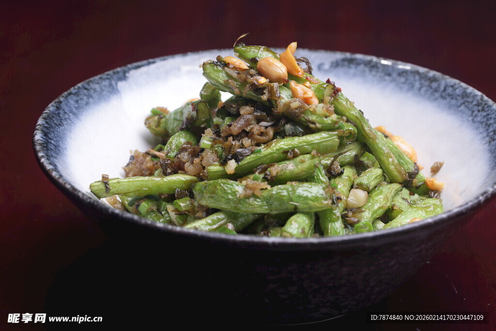 美味豆角配坚果