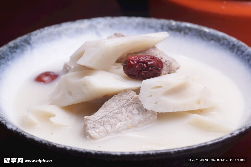 一碗滋补养颜的红枣芋泥汤