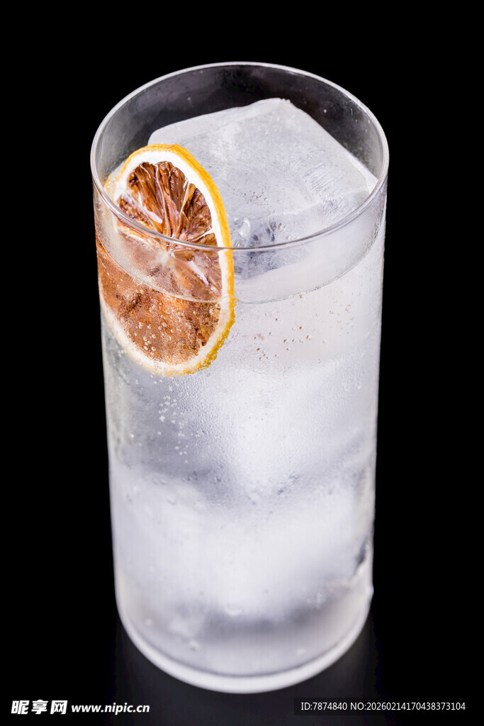 柠檬冰块饮品 清爽诱人