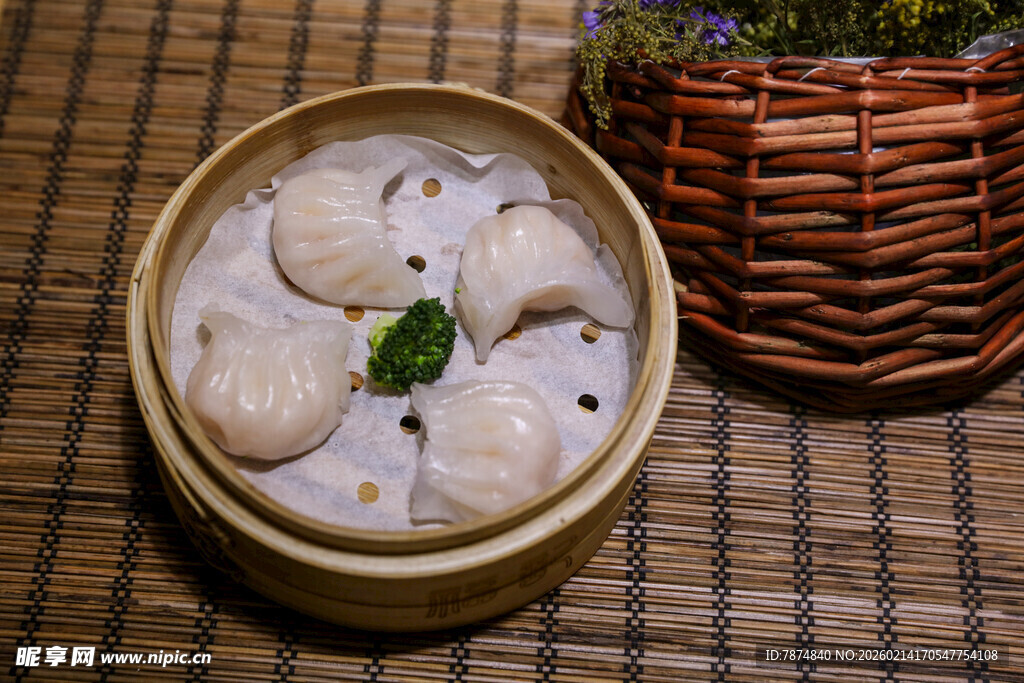 精致小笼包 点缀绿意