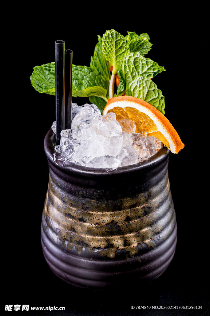 清凉薄荷橙片鸡尾酒