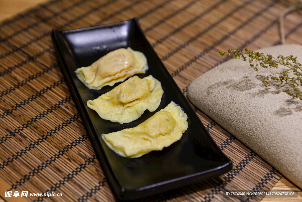 精致日式饺子摆盘