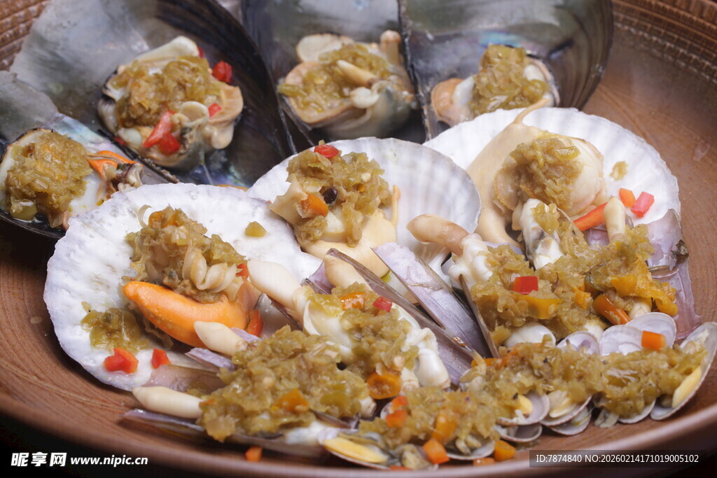 美味蒜蓉烤扇贝