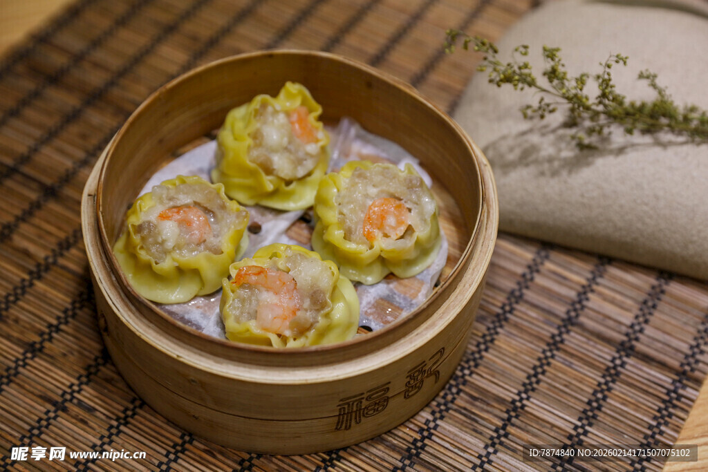 竹制蒸笼里的美味烧麦